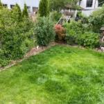 Sitzecke und Zugang in einem Mehrparteienhaus