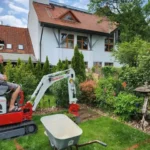 Sitzecke und Zugang in einem Mehrparteienhaus