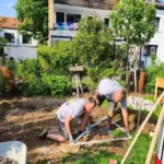 Sitzecke und Zugang in einem Mehrparteienhaus