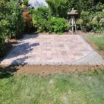 Sitzecke und Zugang in einem Mehrparteienhaus