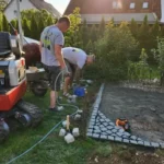 Sitzecke und Zugang in einem Mehrparteienhaus